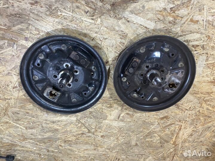 Щит опорный задний Skoda Fabia 2 07-15