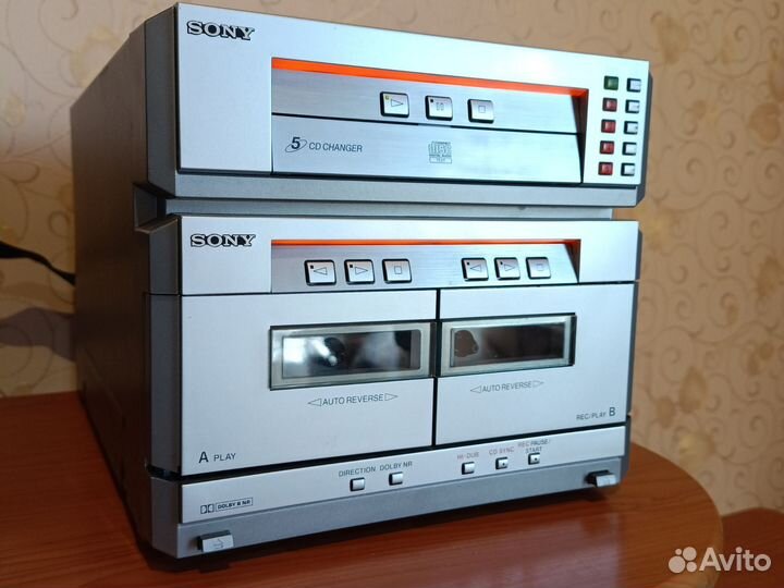 Кассетная дека и CD проигрыватель на 5 дисков sony