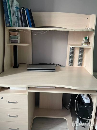 Компьютерный стол