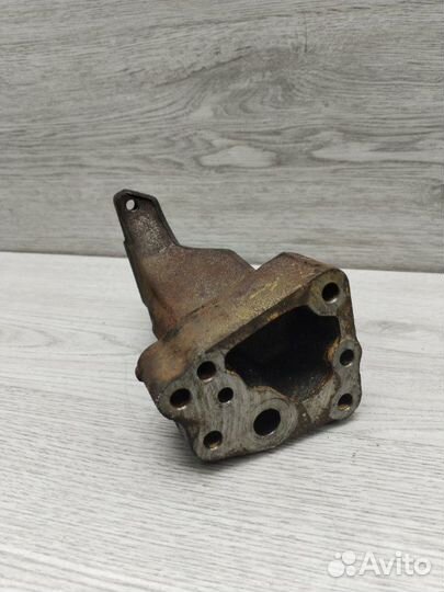 Кронштейн турбины Mercedes-Benz OM642