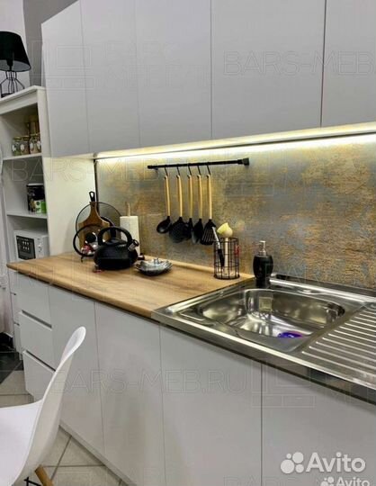 Кухонный гарнитур белый с раковиной 2 метра