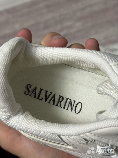 Кроссовки женские