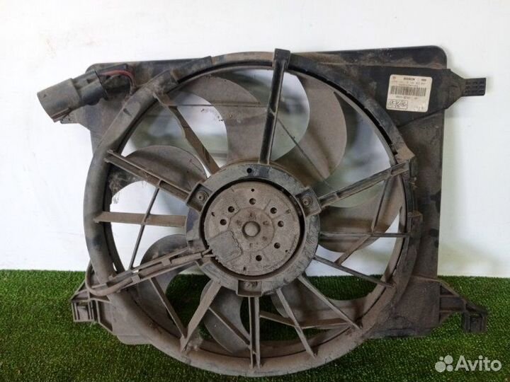 Диффузор радиатора Ford Focus седан 2007