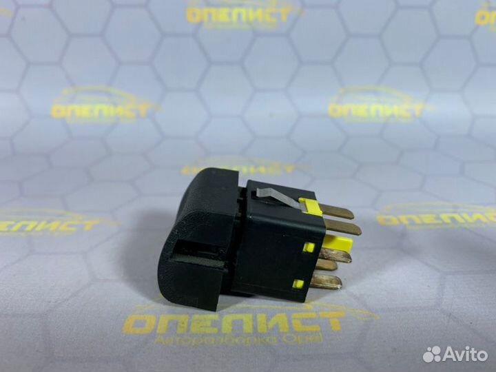 Кнопка обогрева стекла Opel Vectra B