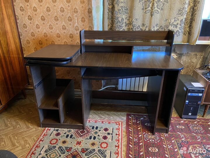 Компьютерный стол