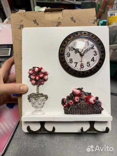 Часы ключница, крючки декоративные