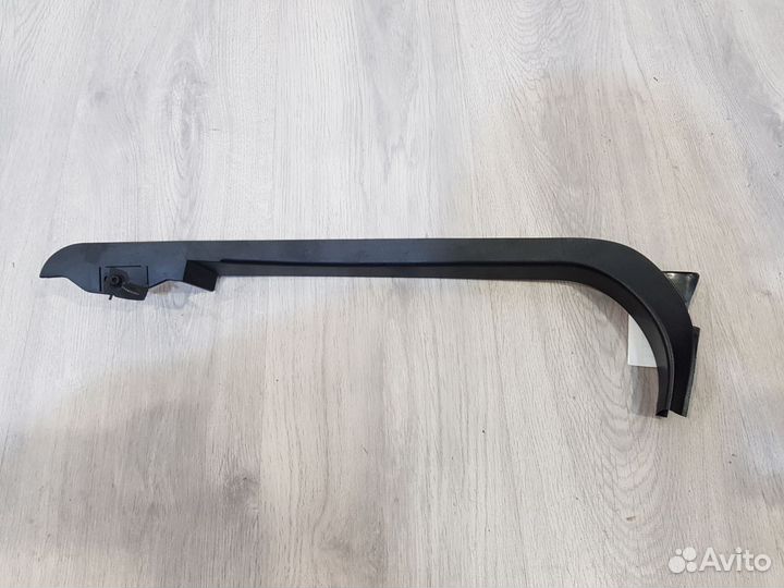 Обшивка рамки двери передней левой Ford Focus 3 20