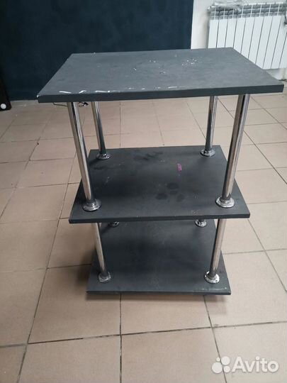 Этажерка на колесиках