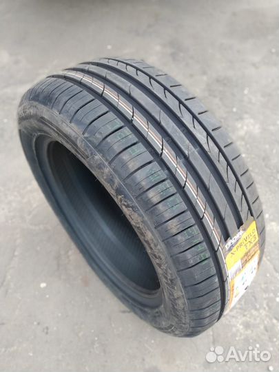 Tracmax X-Privilo TX3 235/40 R18 95