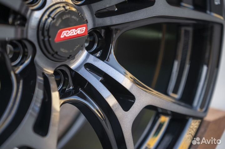 Комплект новых литых дисков ''18 5x114.3 rays Gram