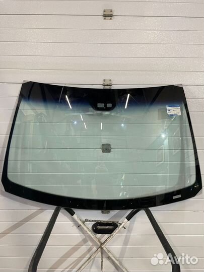 Лобовое стекло Мерседес 203