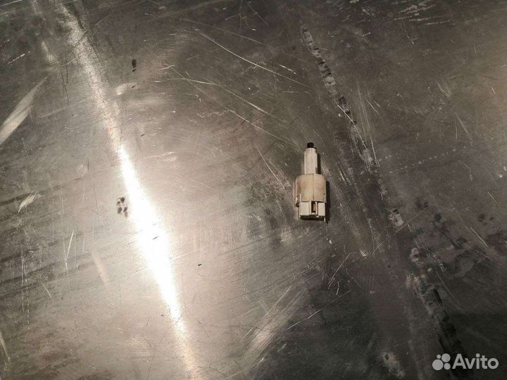 Датчик включения стоп сигнала toyota axio