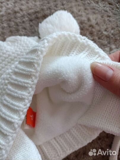 Шапка с ушками бубонами