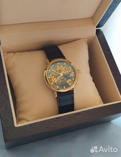 Часы наручные женские