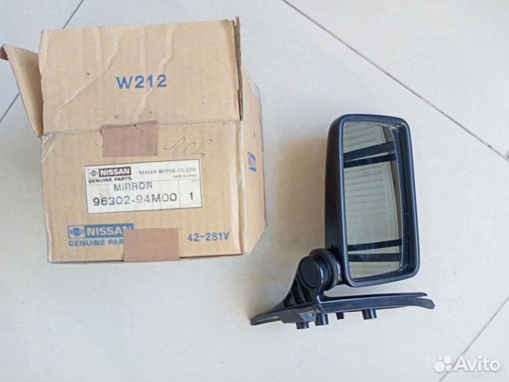 Зеркало левое левое Nissan Sunny 1986-1988