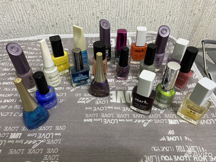 Отдам лаки для ногтей