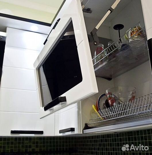 Кухонный гарнитур угловой в потолок