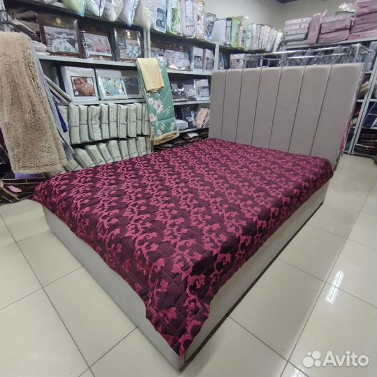 Стеганое велюровые покрывало