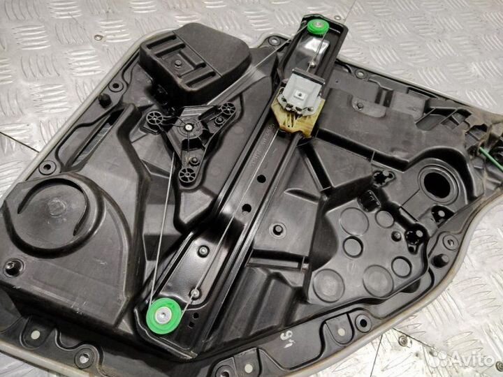 Стеклоподъемник задний левый Mercedes-Benz 250D