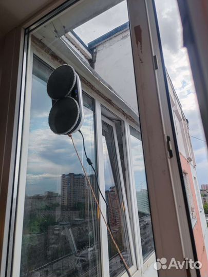 Робот мойщик окон