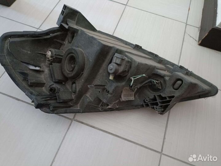 Фара передняя правая Ниссан Тиида