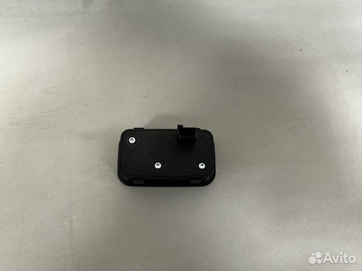 Кнопка открывания багажника Mercedes-Benz