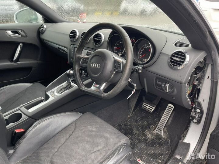 Черный потолок Audi Tt 8J ccza CCZ 2.0 2009