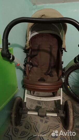 Прогулочная коляска