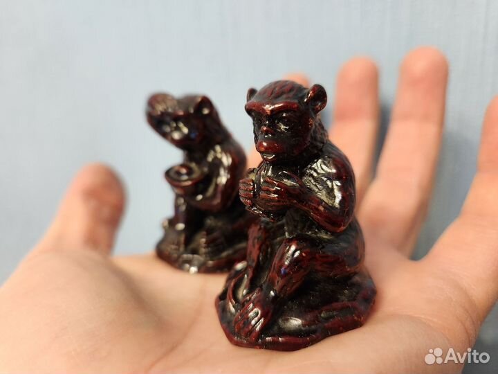 Сувенирные статуэтки 