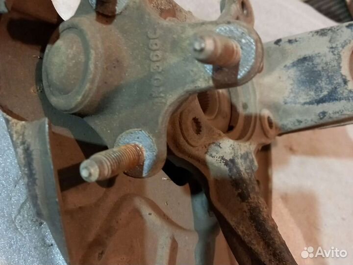 Кулак поворотный передний правый VW Touran