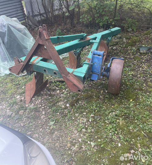 Плуг на трактор