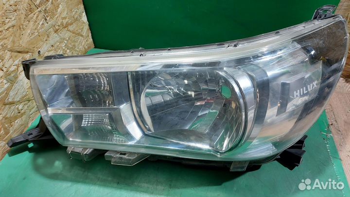 Б/У Б/У Фара передняя L G8 toyota Hilux 811500K