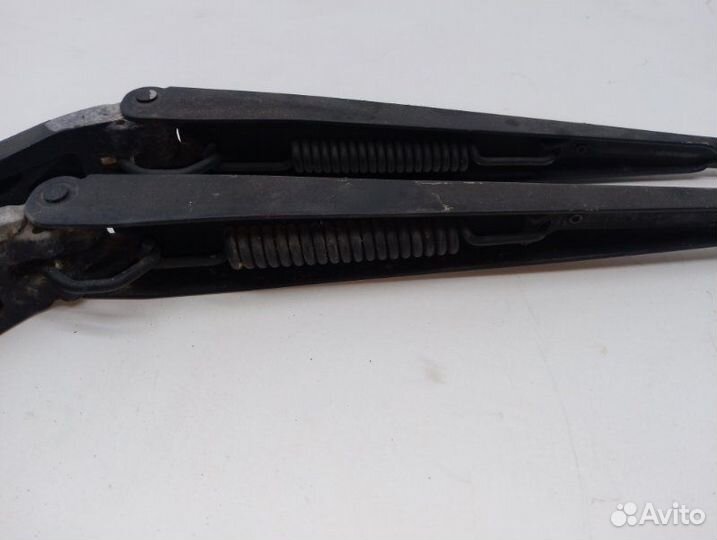 Держатель щетки стеклоочистителя Toyota Lite Ace