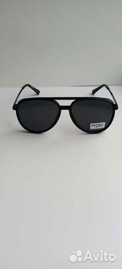 Очки солнцезащитные