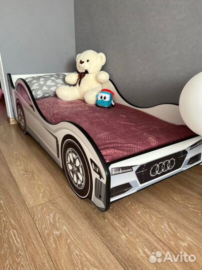 Кроватка серия город (Ауди)белая