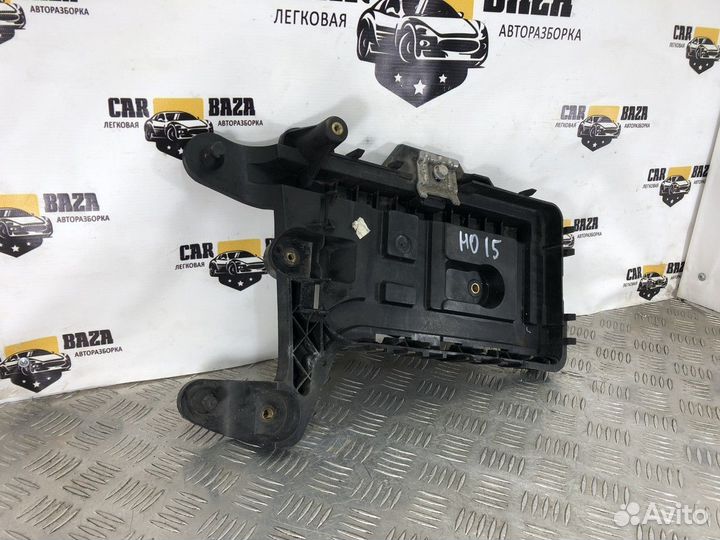 Крепление аккумулятора