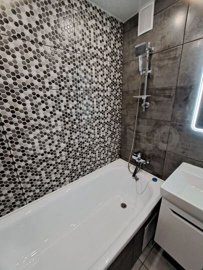 2-к. квартира, 53 м², 8/9 эт.