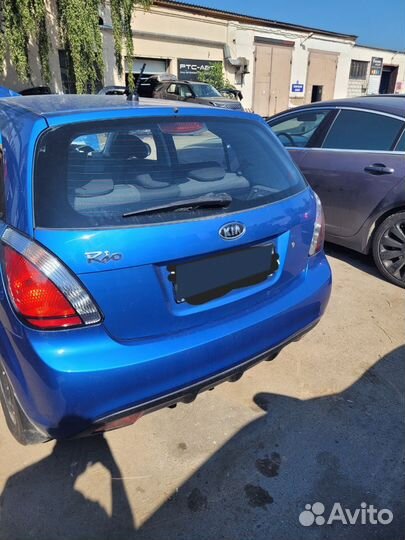 Kia Rio 1.4 AT, 2011, битый, 111 000 км