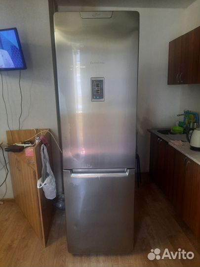 Холодильник hotpoint ariston бу