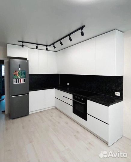 Кухня под потолок на заказ