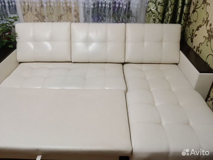 Продам угловой диван бу