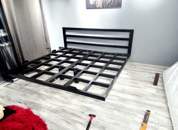 Кровать с парящим эффектом