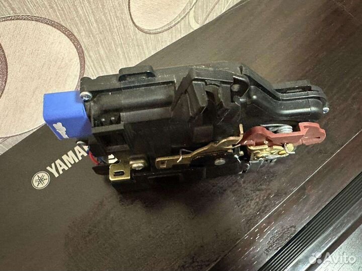 Volkswagen touareg новый замок на правую дверь