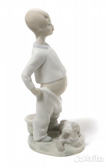 Фарфоровая фигура 