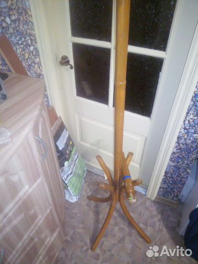 Вешалка напольная дерево