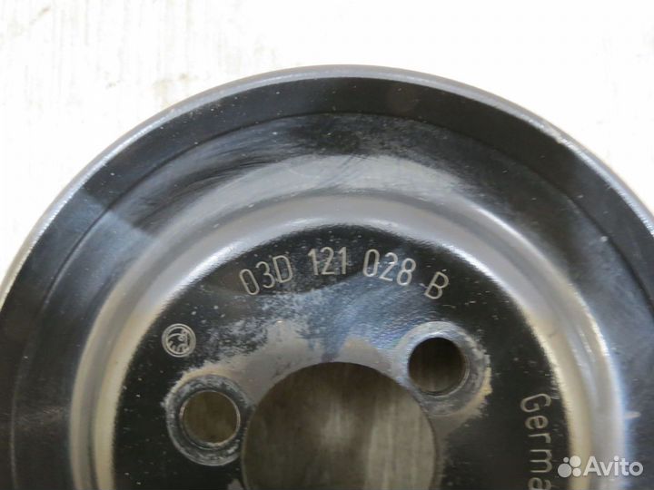 Шкив водяного насоса помпы Volkswagen Polo