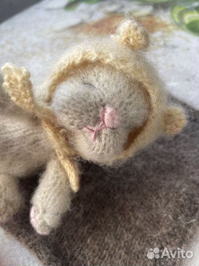 Спящий котенок(ручная работа)