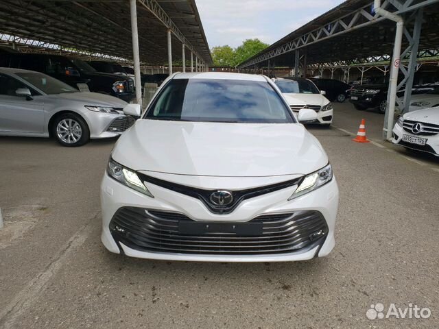 Toyota Camry 2019 белый перламутр