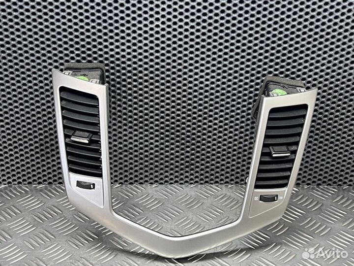 Накладка декоративная Chevrolet Cruze J300