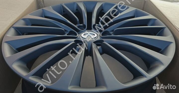 Диски на Инфинити QX56 QX80 R22